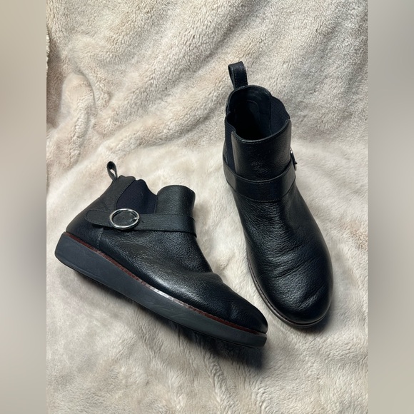 Fitflop Shoes - FitFlop Bria Buckle Leather Chelsea Boot Size 8